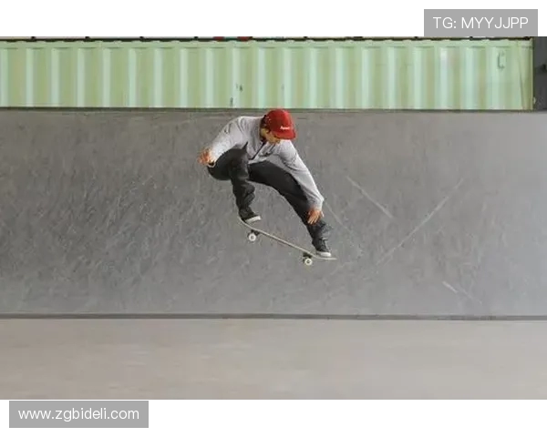 李磊亲授滑板技巧与心得分享助你轻松入门与提升滑板水平 李磊亲授滑板技巧与心得分享助你轻松入门与提升滑板水平