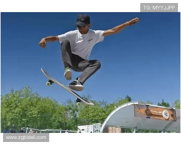 极限运动世界杯北京滑板队展现卓越团队协作精神与竞技实力 极限运动世界杯北京滑板队展现卓越团队协作精神与竞技实力