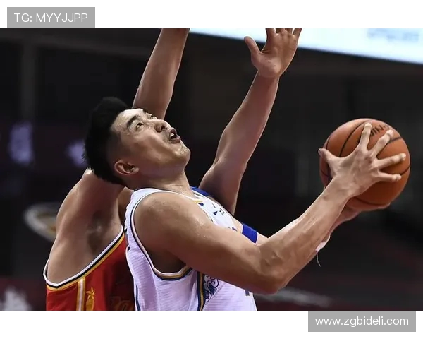 吴冠希：从青涩球员到篮球场上的领军人物的成长之路