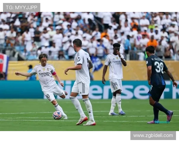 皇马迎战墨西哥美洲球队精彩对决展现足球魅力与激情